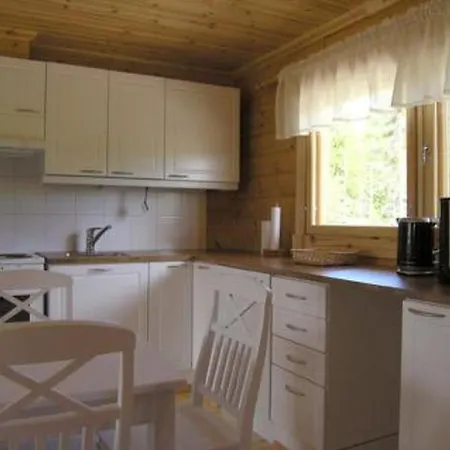 Semesterbostad Holiday Home Paeaekkoelae 2