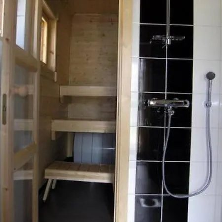 Semesterbostad Holiday Home Paeaekkoelae 2 *